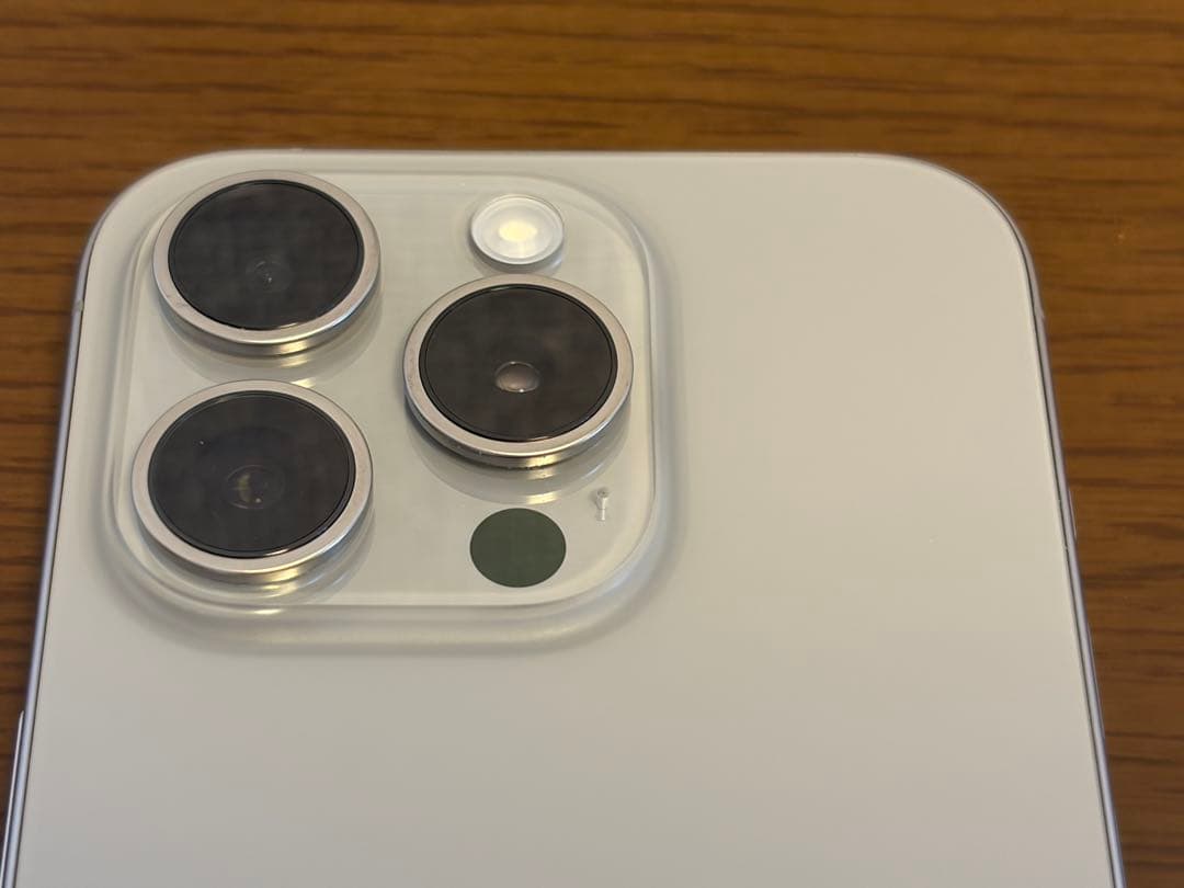 【美品】iPhone 15 Pro 128GBナチュラルチタニウム SIMフリー