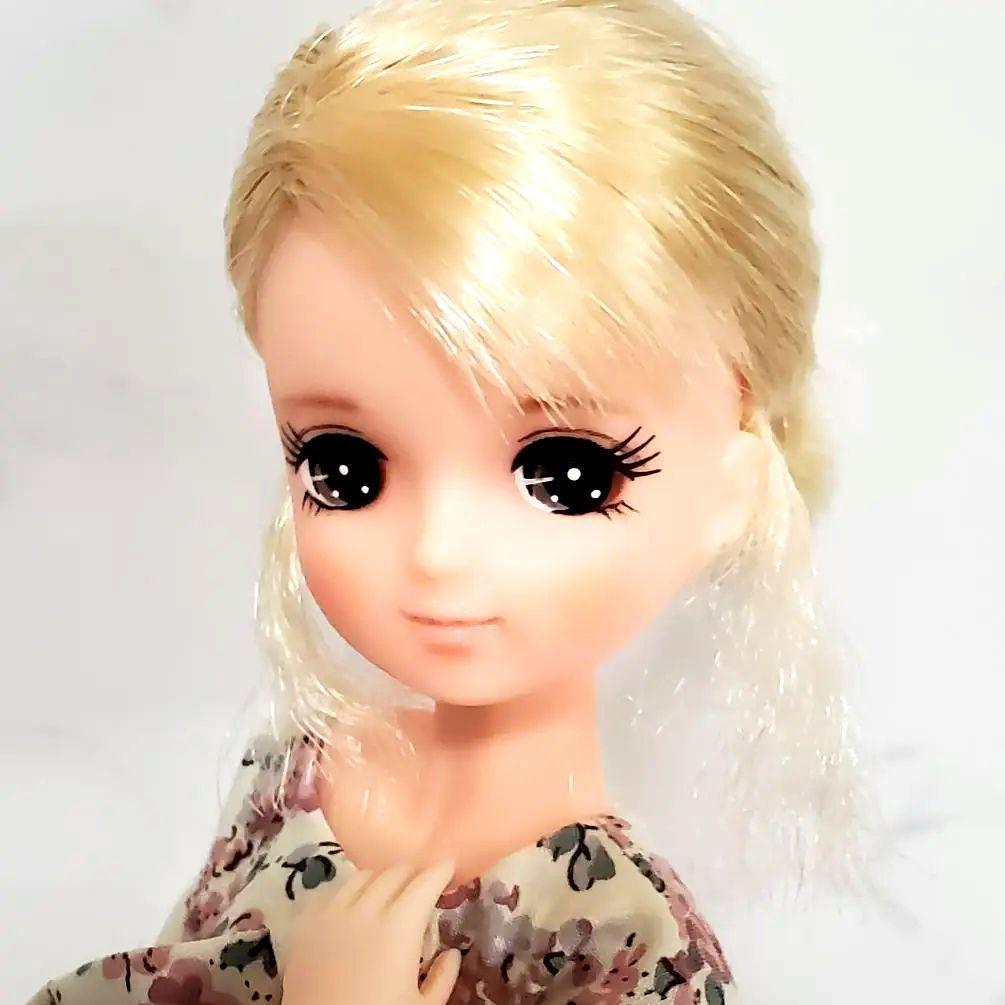 リカちゃんフレンドきらちゃん　リカちゃんキャッスル　アイ：グレー×茶