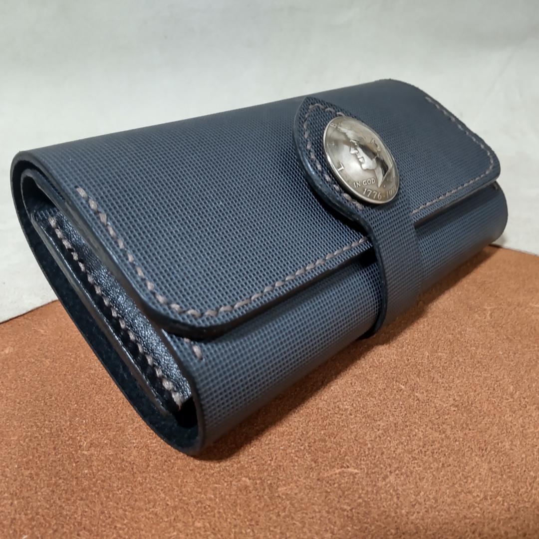 シャグポーチ三つ折り(グレー)牛革ブロック型押しケネディ肖像コンチョ【R-48】