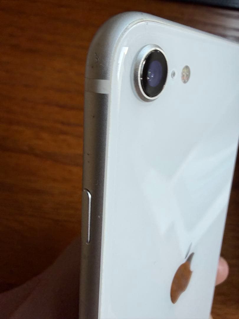 Apple iPhone SE (第2世代後期) 64GB ホワイト