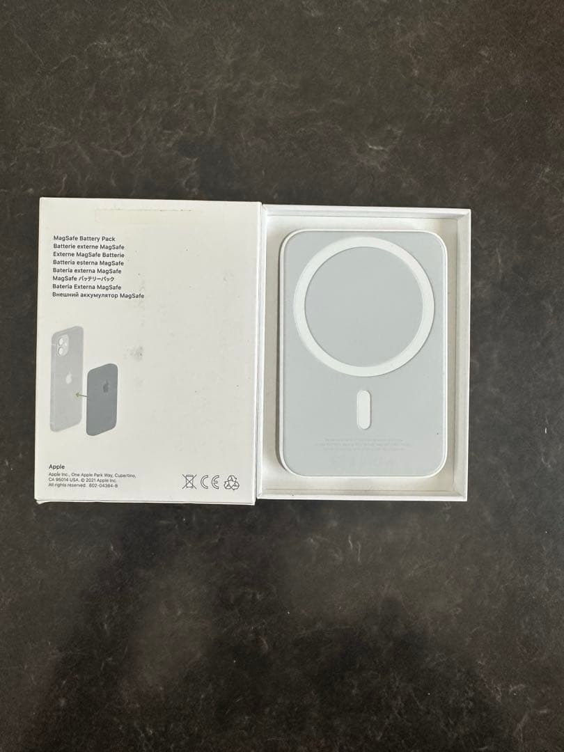 iPhone バッテリーパック　MagSafe