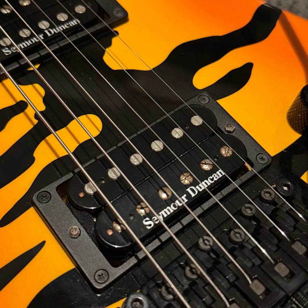 送料込 KRAMER USA エレキギター ビンテージ 極備品 弦高低め