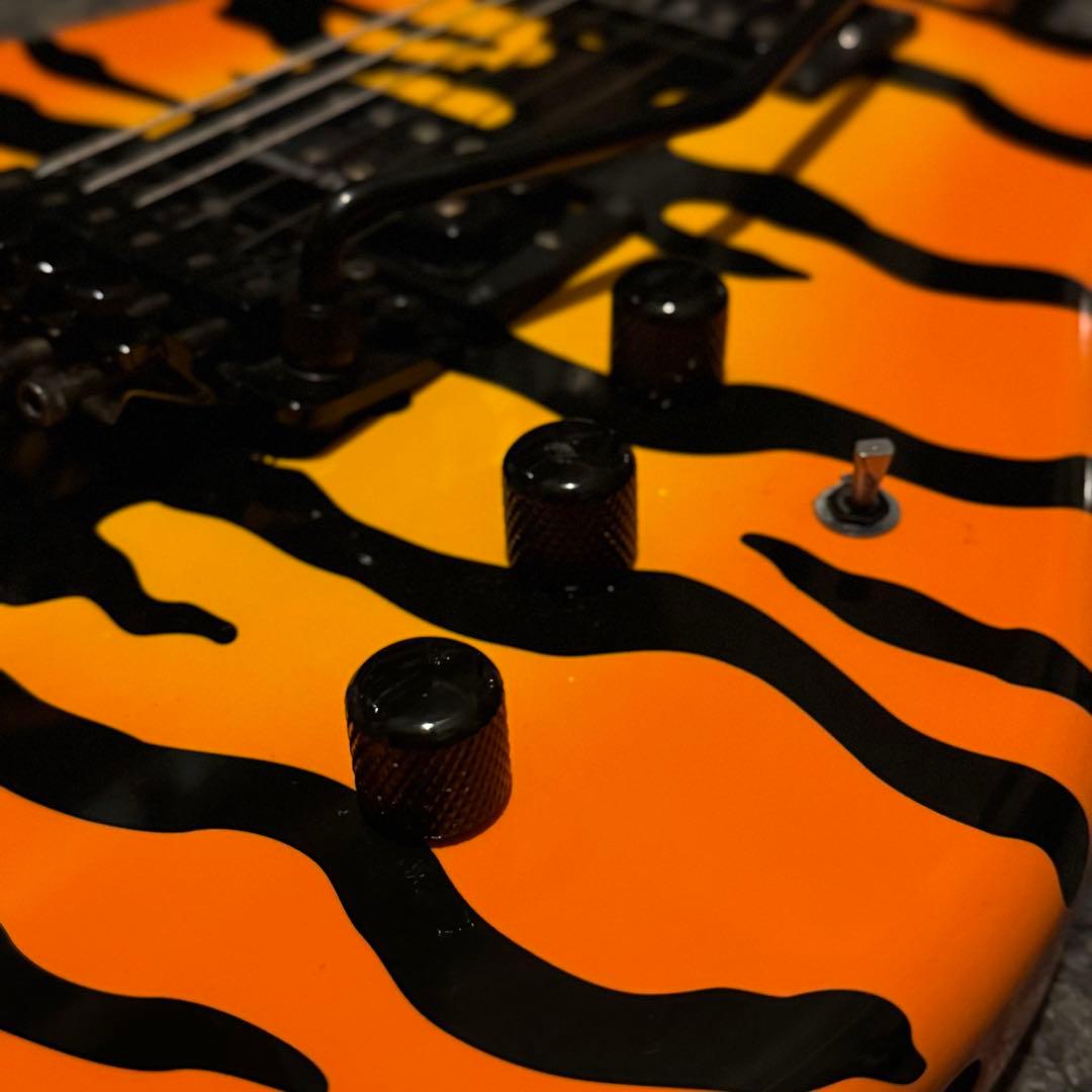 送料込 KRAMER USA エレキギター ビンテージ 極備品 弦高低め