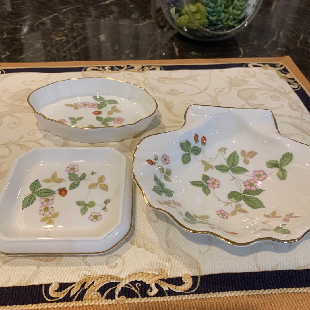 ウェッジウッド ワイルドストロベリー　キャンディポット　シェルトレイ　小皿など