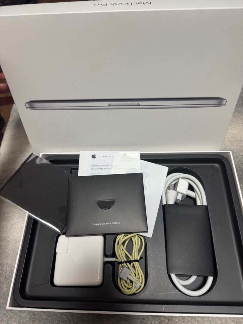 【バッテリー93%！！】MacBook Pro A1502