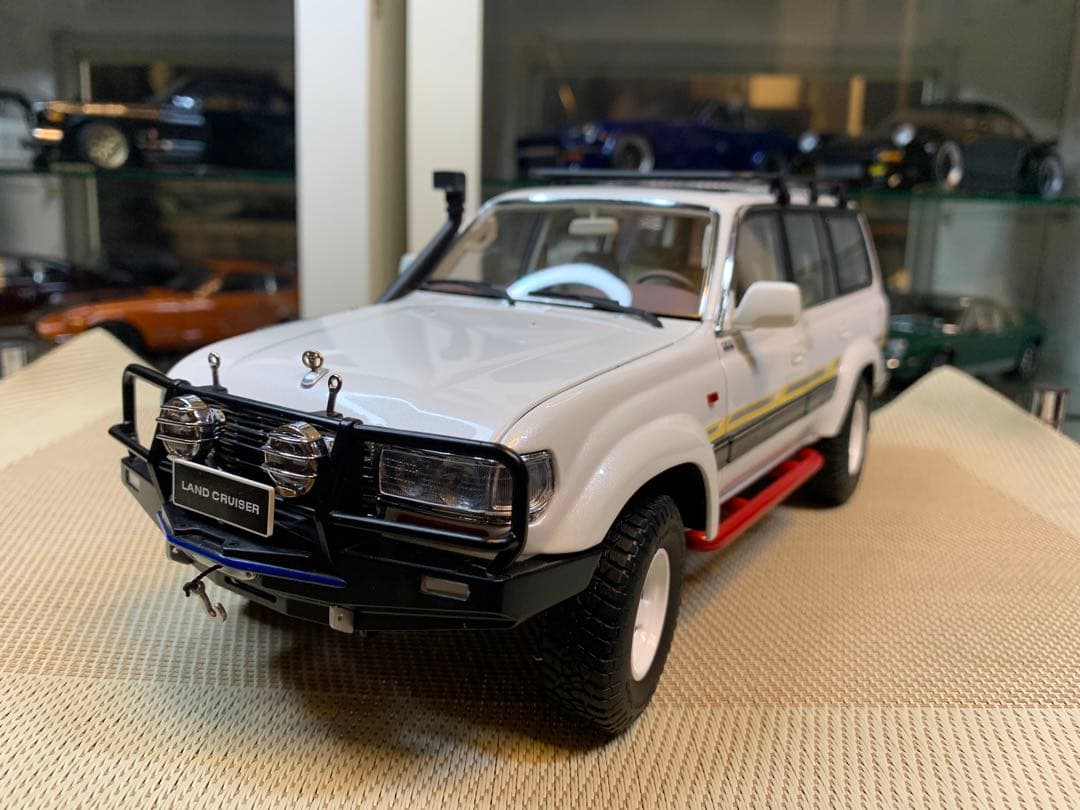 ケンファイ 1/18 ランドクルーザーVX-RL