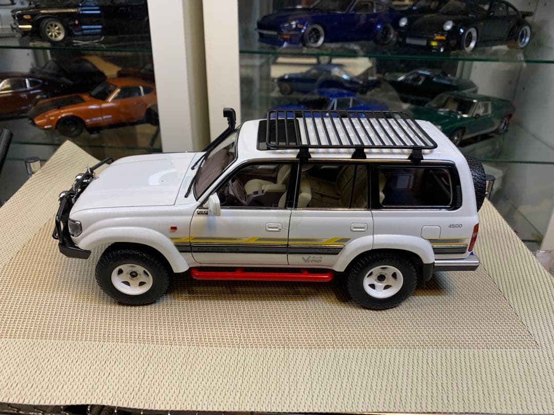 ケンファイ 1/18 ランドクルーザーVX-RL