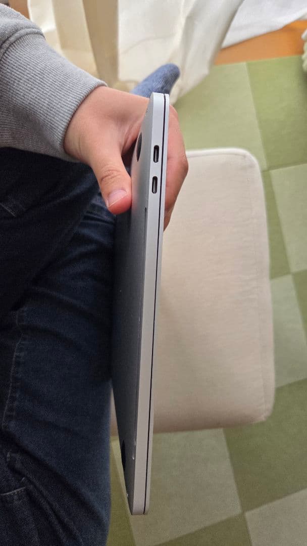 MacBook Pro 2019 13インチ i7 16ギガ 256G