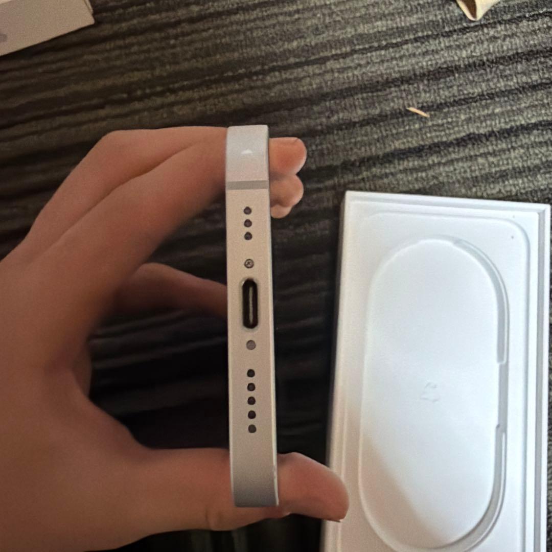 iPhone16e本体 SIMフリー