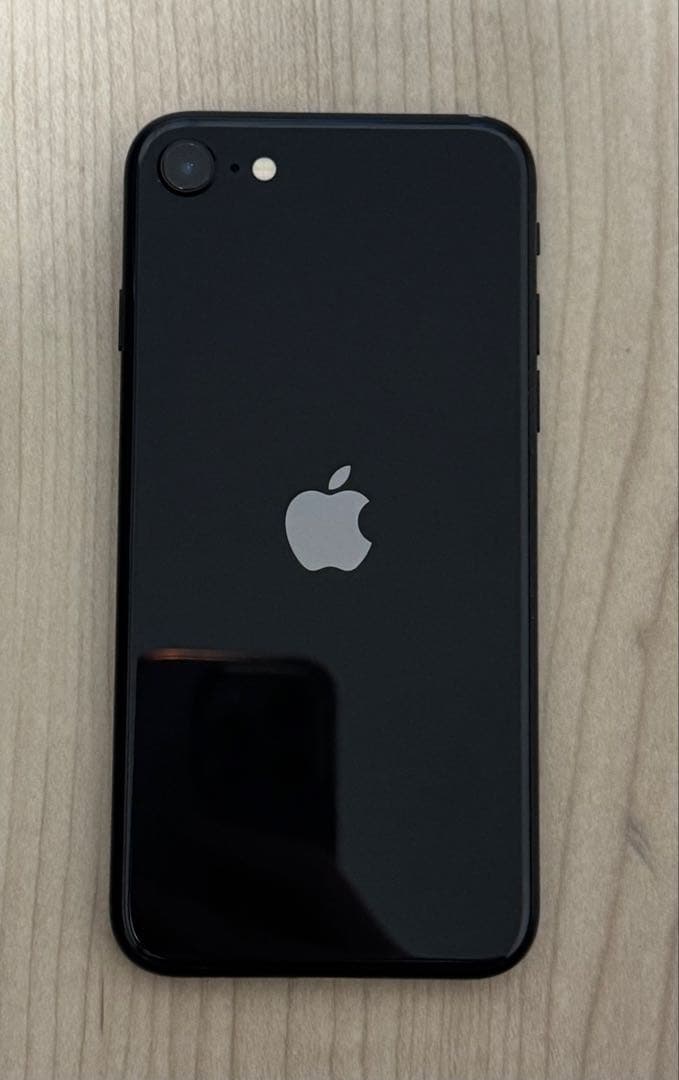 【SIMロック解除済】Apple iPhoneSE第2世代　ブラック　64GB