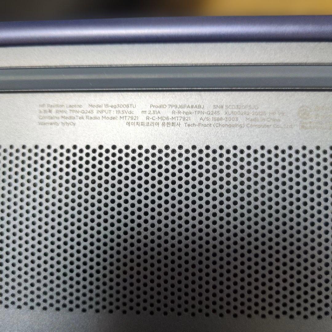 HP Pavilion 15-eg1008TU ノートPC