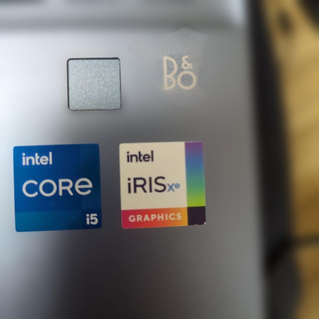 HP Pavilion 15-eg1008TU ノートPC