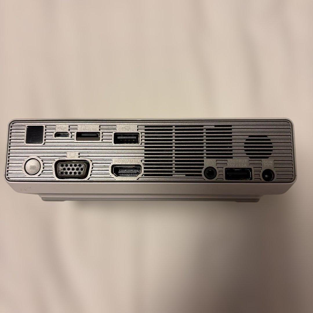ASUS P3Bモバイルプロジェクター本体 収納ケース付き