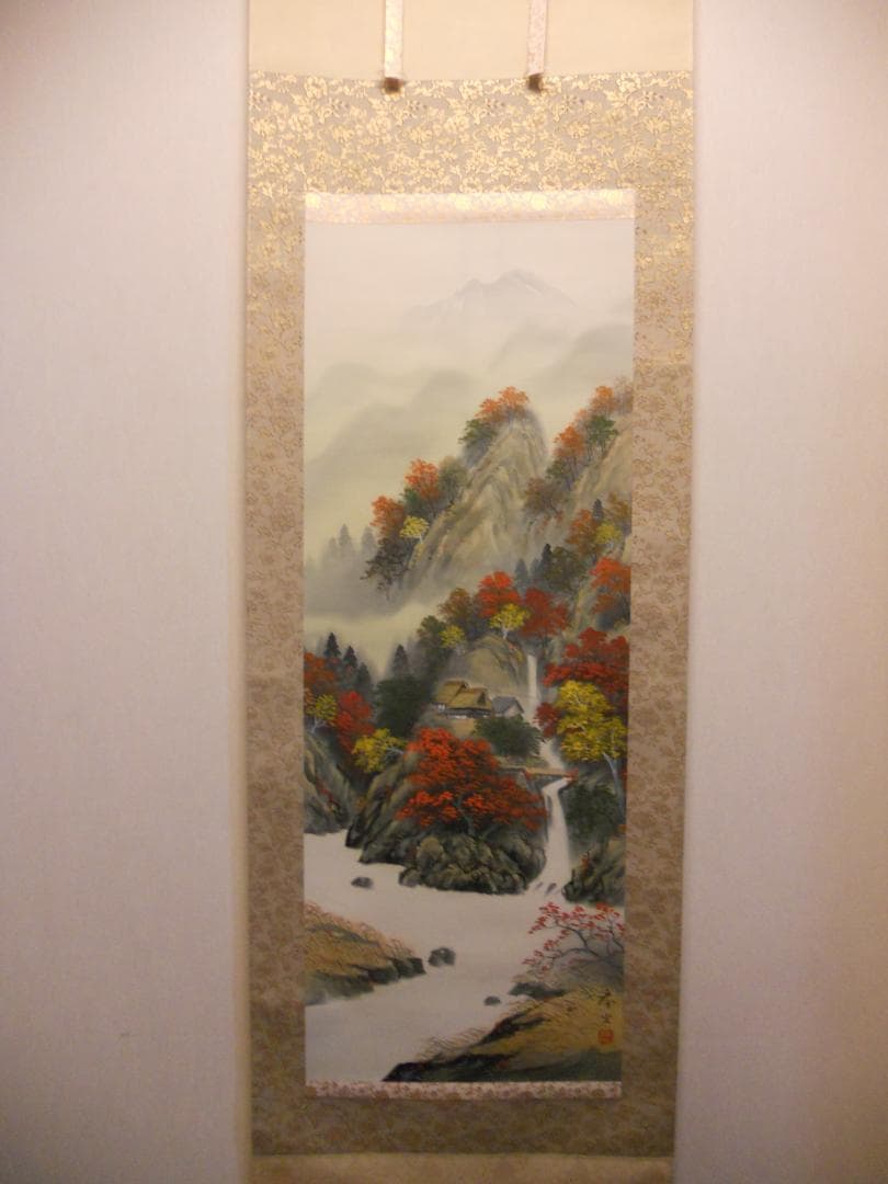 掛け軸 秀水 彩色秋景図 絹本 希少 軸装 茶道具 掛軸 美品 です。