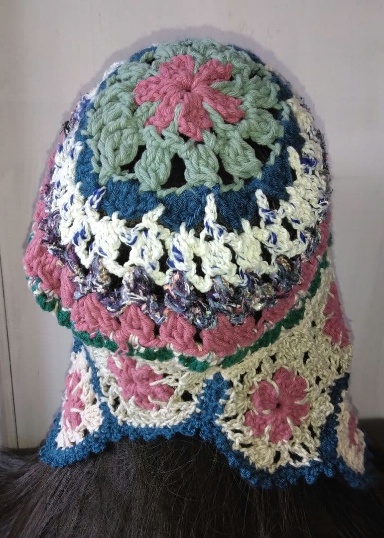 パイロット帽子フード帽子お花モチーフつきハンドメイド