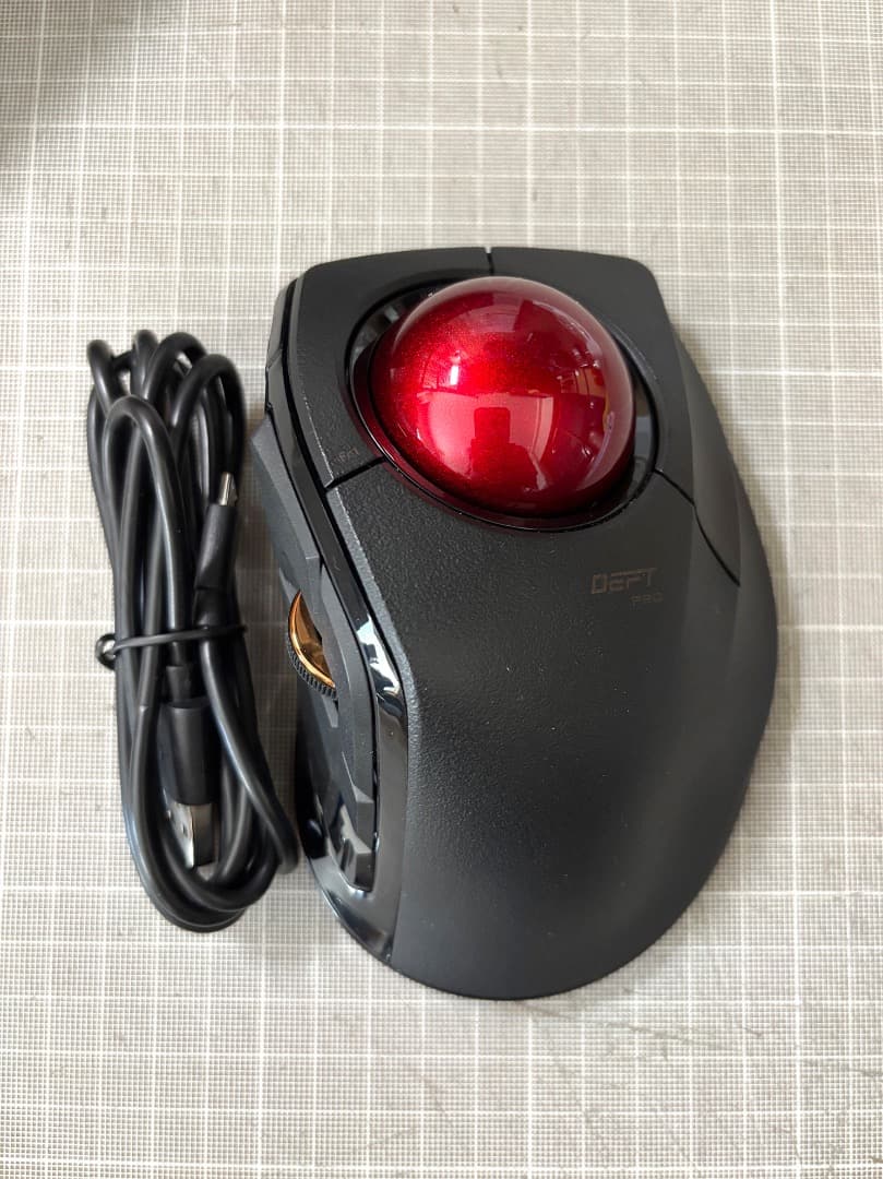 ELECOM DEFT PRO／20°傾斜台付き！／トラックボールマウス／超美品