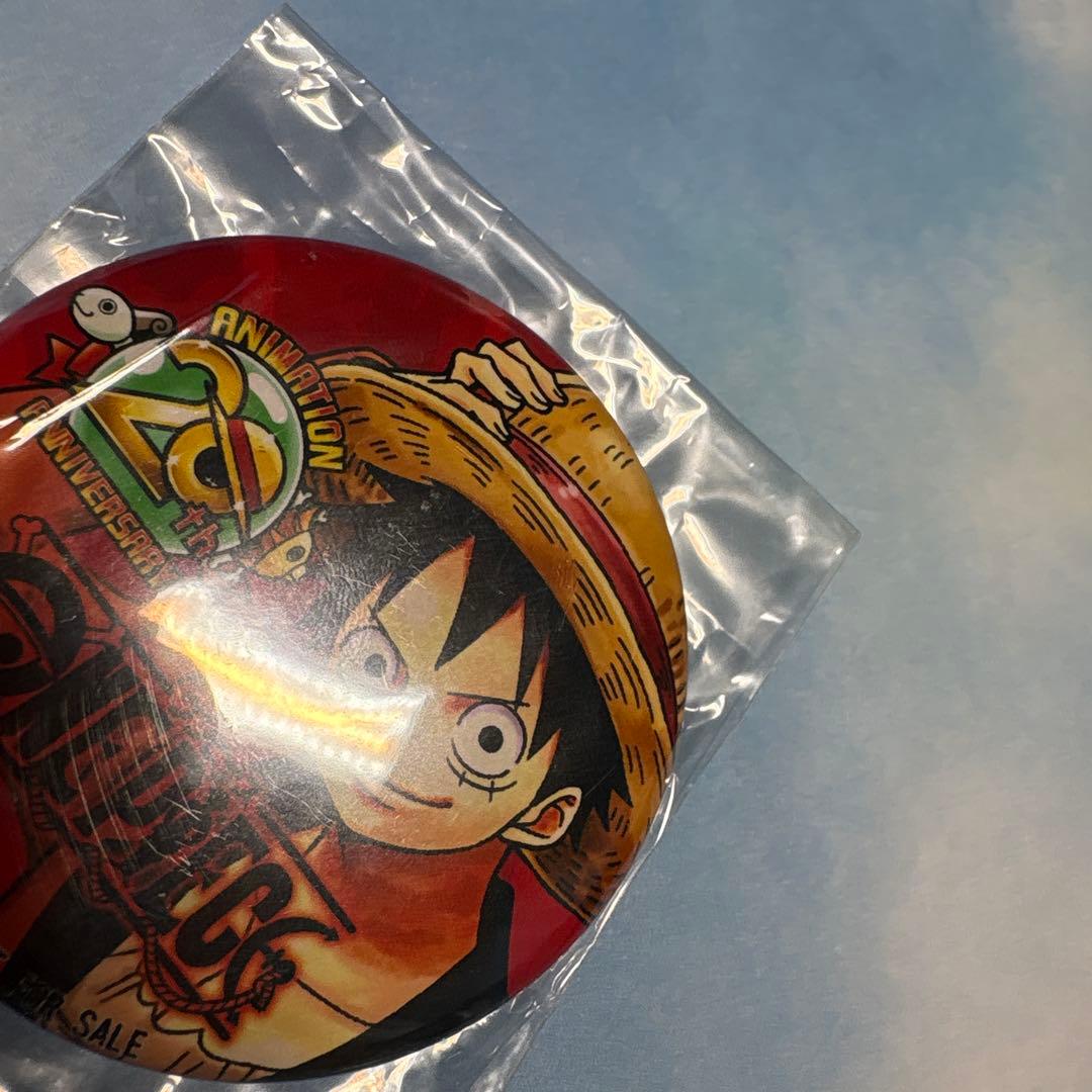 ONEPIECE ワンピース　ルフィ　20周年記念缶バッジ　セブンネット