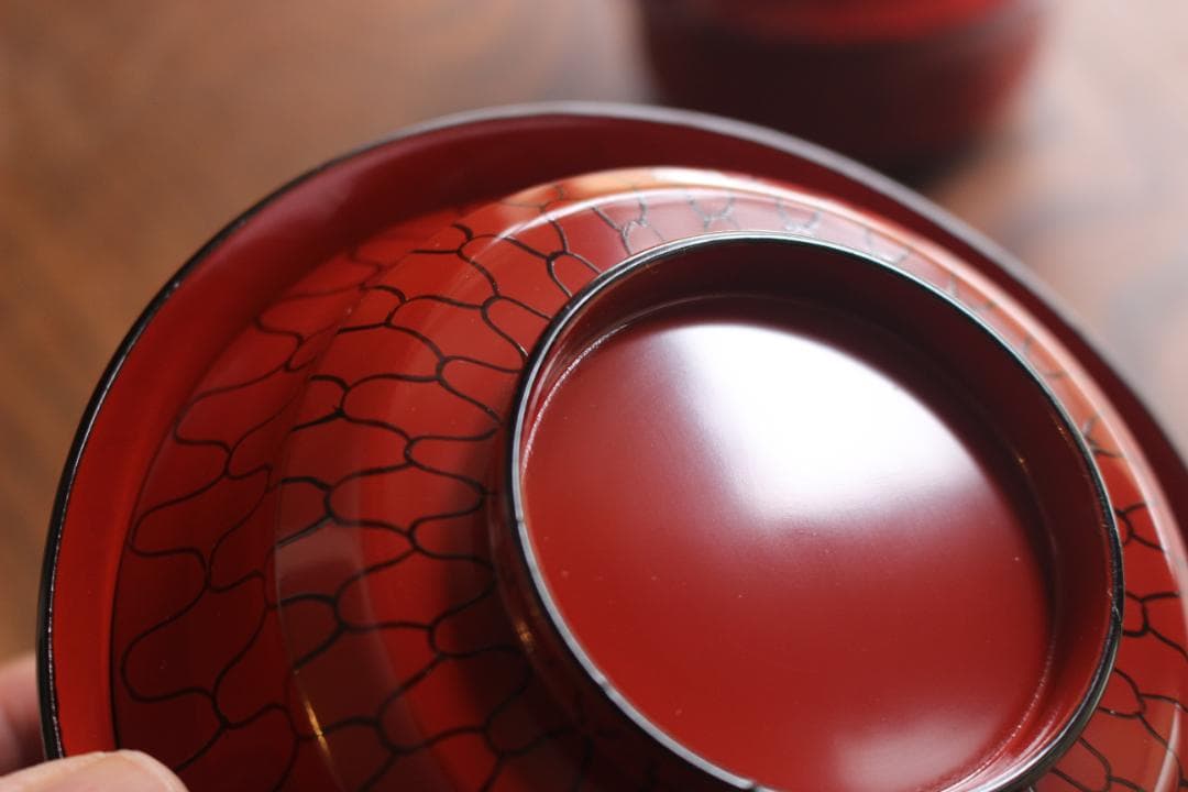 デッドストック！極上朱漆に風情ある網目文の美しい煮物椀2点（検輪島塗懐石道具