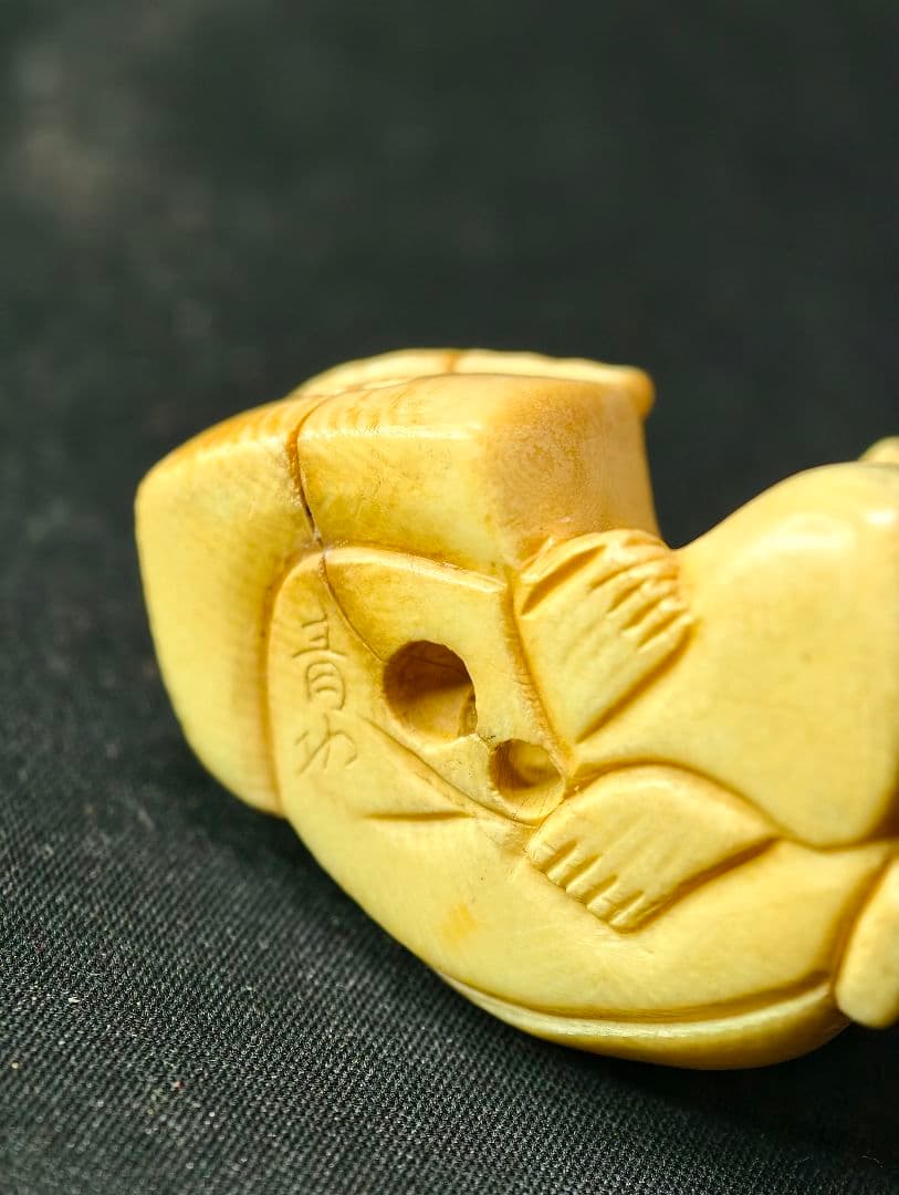 江戸根付 人物図 天然材質 縞模様 手彫り 青功作 古美術 時代物 蒐集家放出