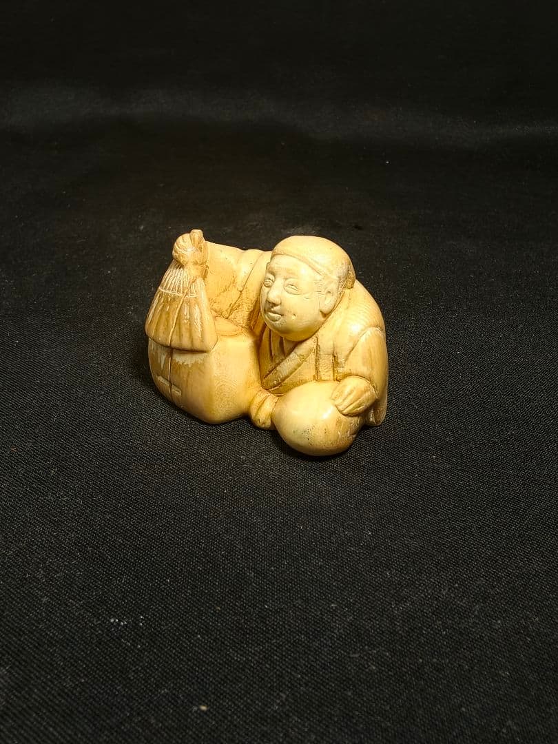 江戸根付 人物図 天然材質 縞模様 手彫り 青功作 古美術 時代物 蒐集家放出