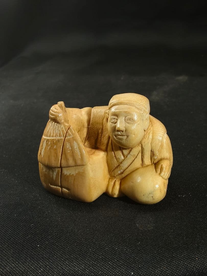 江戸根付 人物図 天然材質 縞模様 手彫り 青功作 古美術 時代物 蒐集家放出