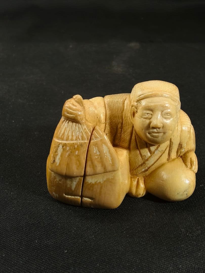 江戸根付 人物図 天然材質 縞模様 手彫り 青功作 古美術 時代物 蒐集家放出