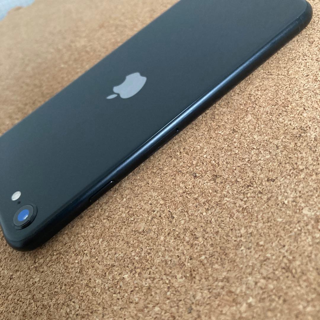 4128 電池新品☆比較的美品☆iPhoneSE2 64GB SIMフリー☆