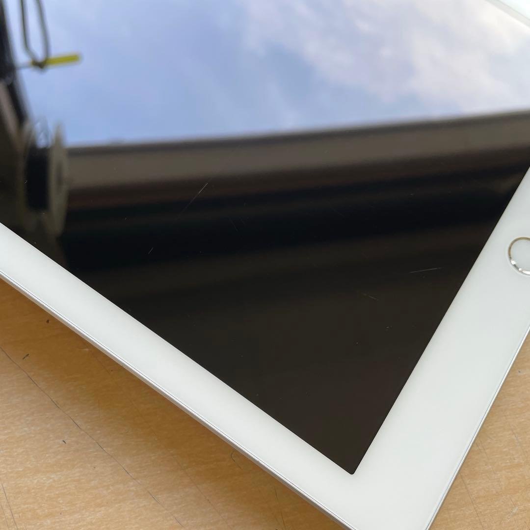iPad 第6世代　A1893　Wi-Fiモデル　シルバー　32GB #D