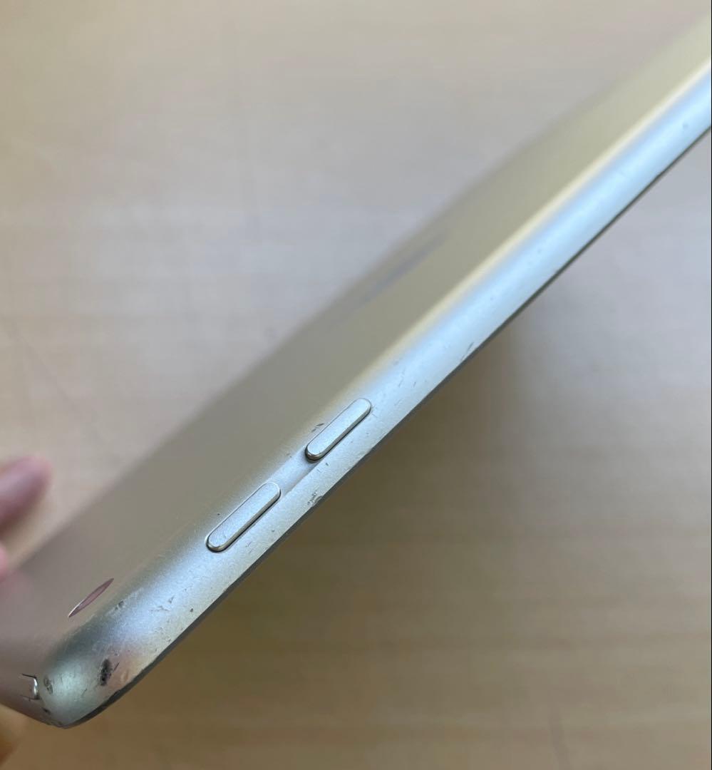 iPad 第6世代　A1893　Wi-Fiモデル　シルバー　32GB #D