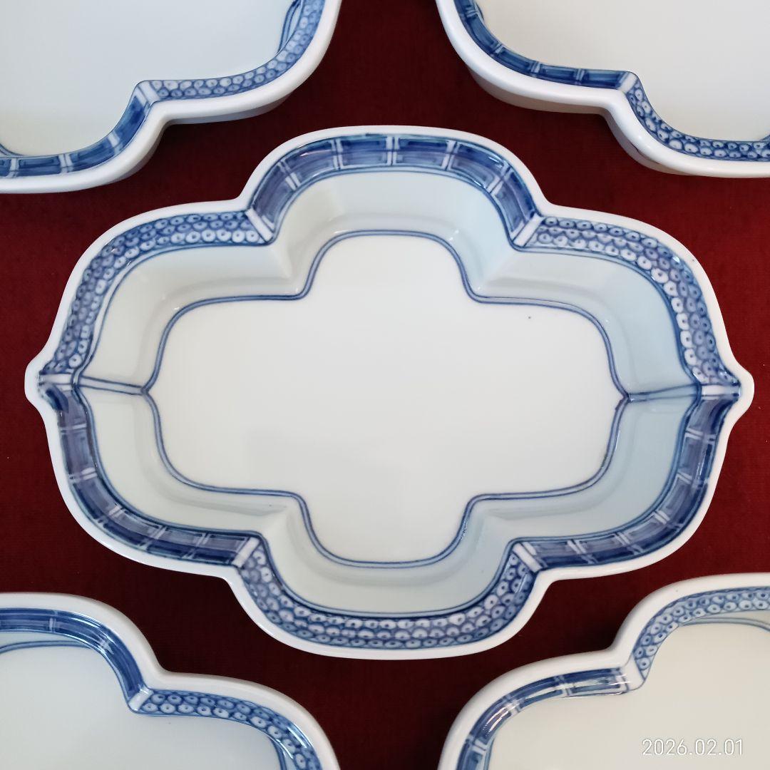 有田焼 青い装飾の四角形 陶器 深皿 10枚と有田焼 小鉢 10個