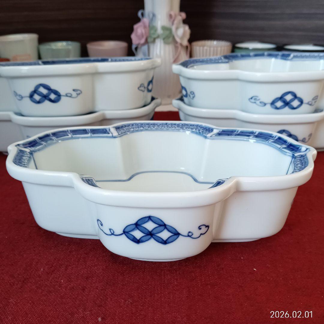 有田焼 青い装飾の四角形 陶器 深皿 10枚と有田焼 小鉢 10個