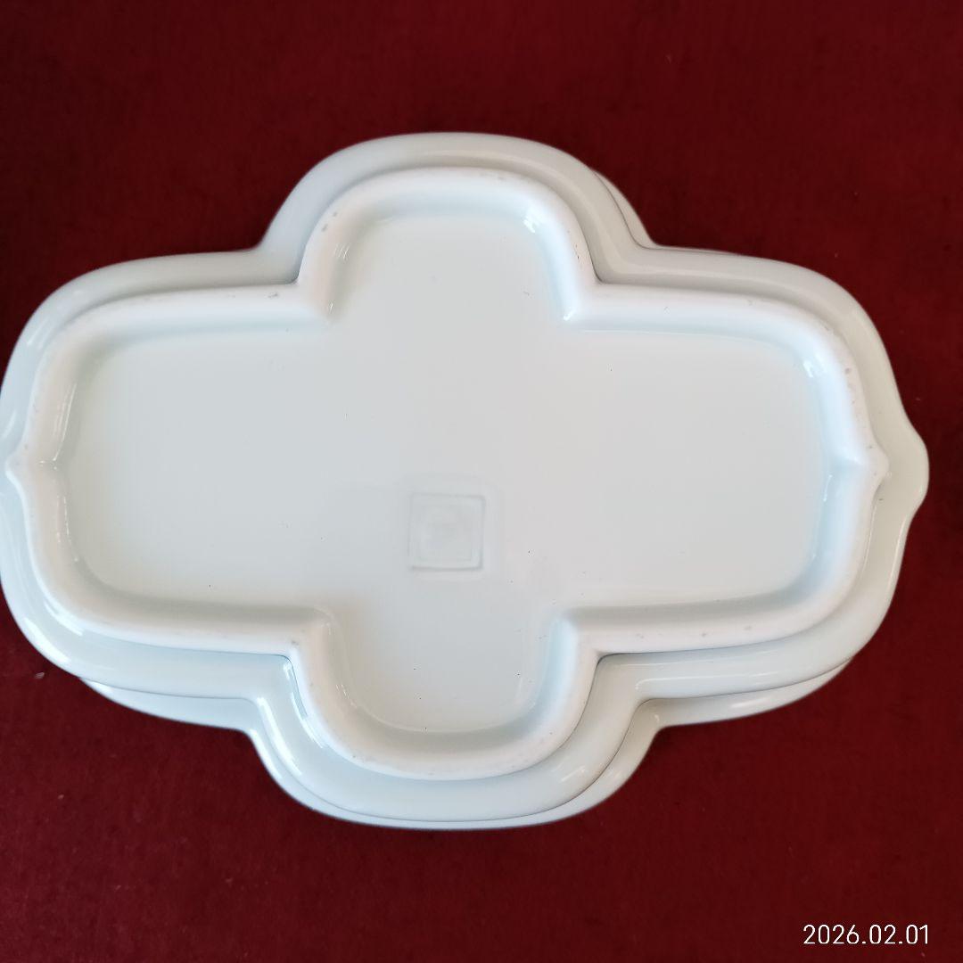 有田焼 青い装飾の四角形 陶器 深皿 10枚と有田焼 小鉢 10個