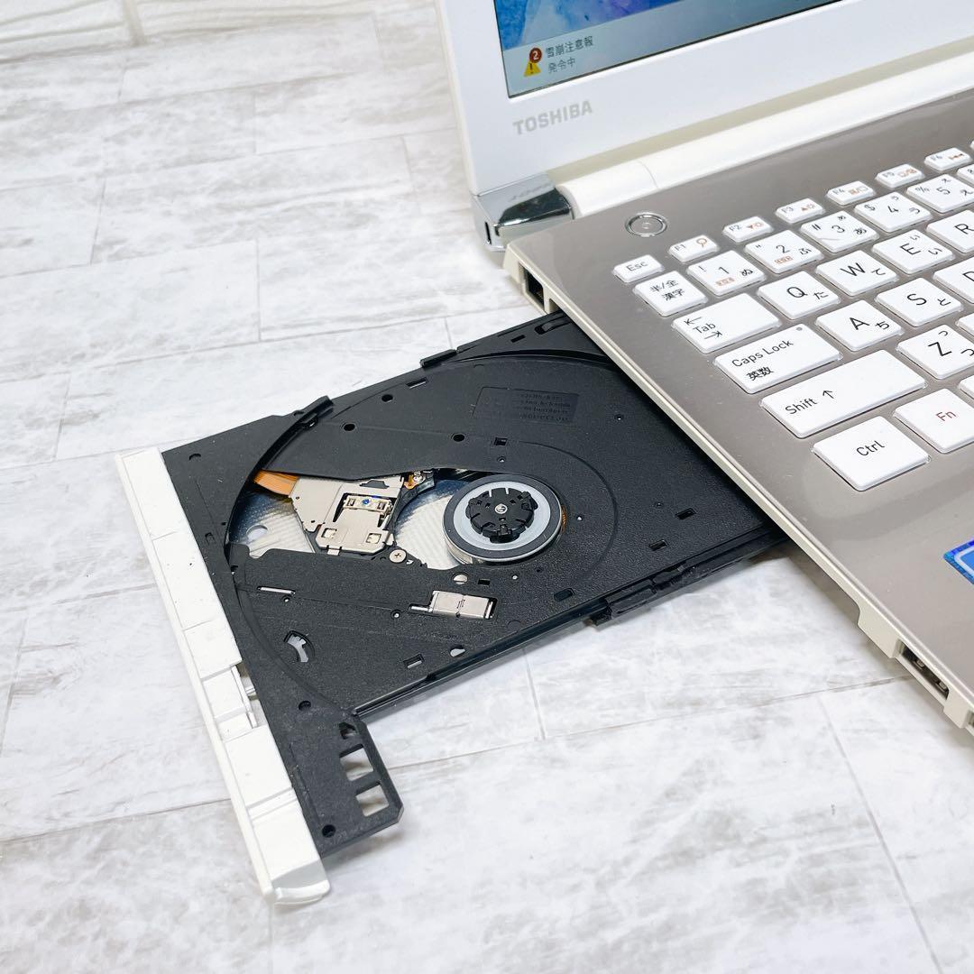 フルHD 搭載✨メモリ8GB✨大容量保存1TB✨カメラ DVD ノートパソコン
