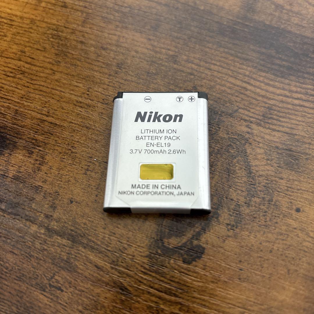 Nikon COOLPIX S3700 コンパクトデジタルカメラ シルバー