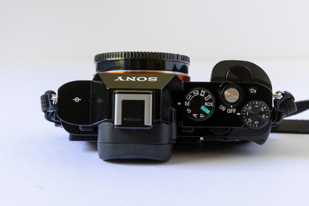 SONY α7 フルサイズミラーレス一眼、シャッター回数6060程と少ないです！