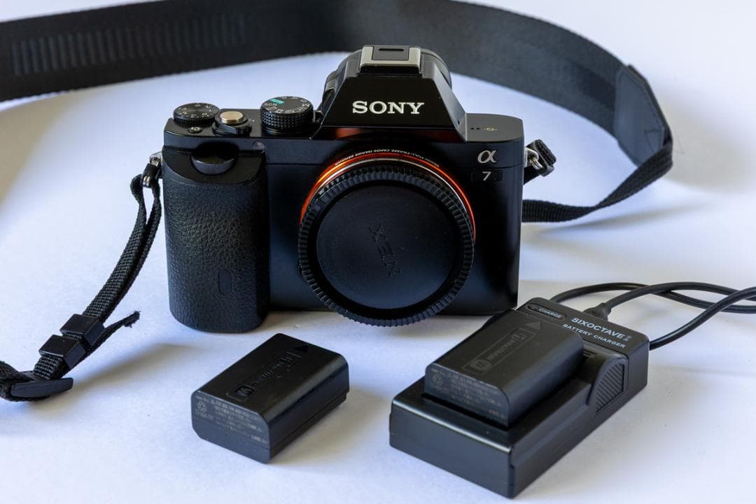 SONY α7 フルサイズミラーレス一眼、シャッター回数6060程と少ないです！