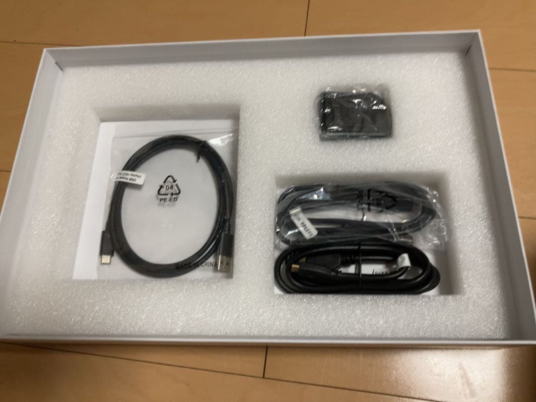 15.6インチポータブルモニター フルHD Type-C2個搭載 新品未使用