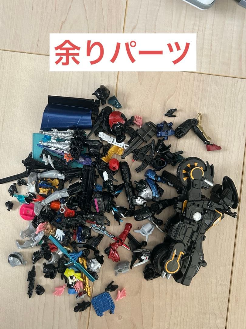 d*7様 【現物のみ/まとめ売り】仮面ライダー装動（その他含む）　約50体