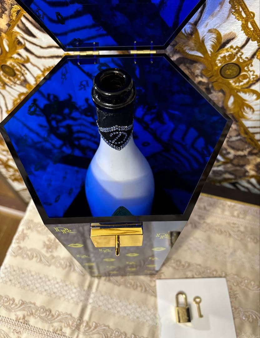 【ケース・空瓶】Champagne Betty Rock ピンク・ブルー