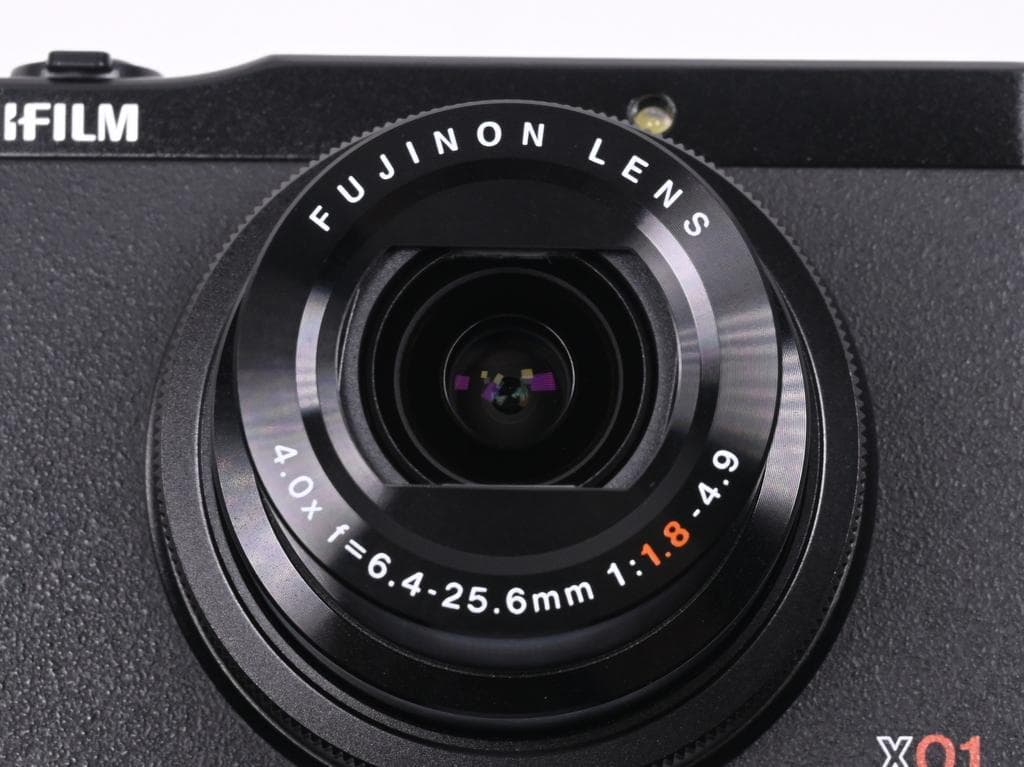 【超美品】 フジフイルム　FUJIFILM XQ1