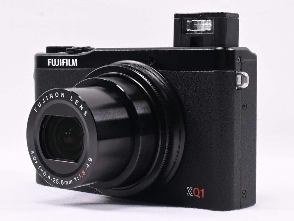 【超美品】 フジフイルム　FUJIFILM XQ1