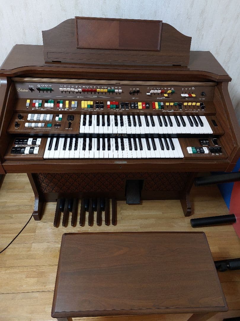 ヤマハ　エレクトーン　D700　ブラウン キーボード