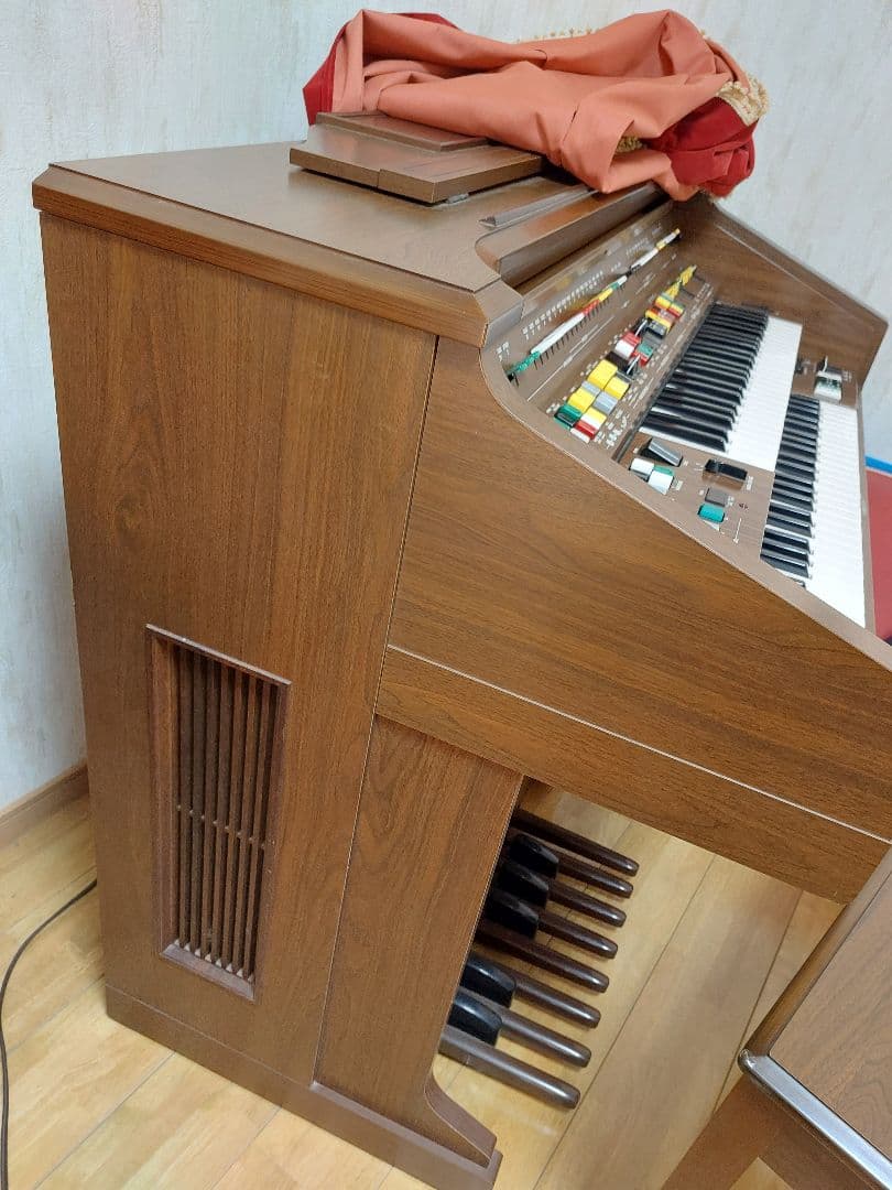 ヤマハ　エレクトーン　D700　ブラウン キーボード