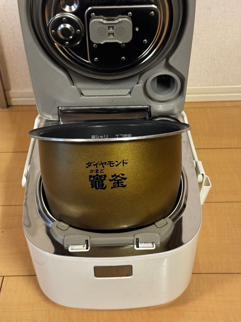 パナソニックPanasonic スチーム可変圧力IH 炊飯器　SR-SPX103