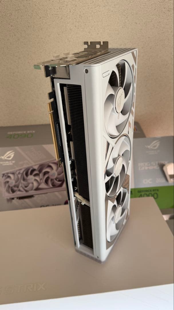 グラフィックボード・グラボ・ビデオカード ASUS ROG STRIX GEFORCE RTX 4090 OC 24GB
