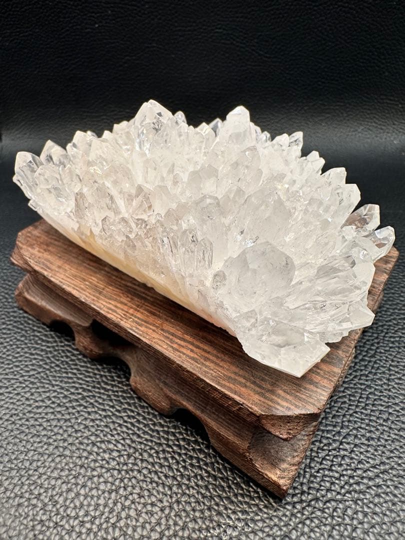 希少 四川省産 菊花水晶 クラスター 333g フラワークォーツ 水晶 629