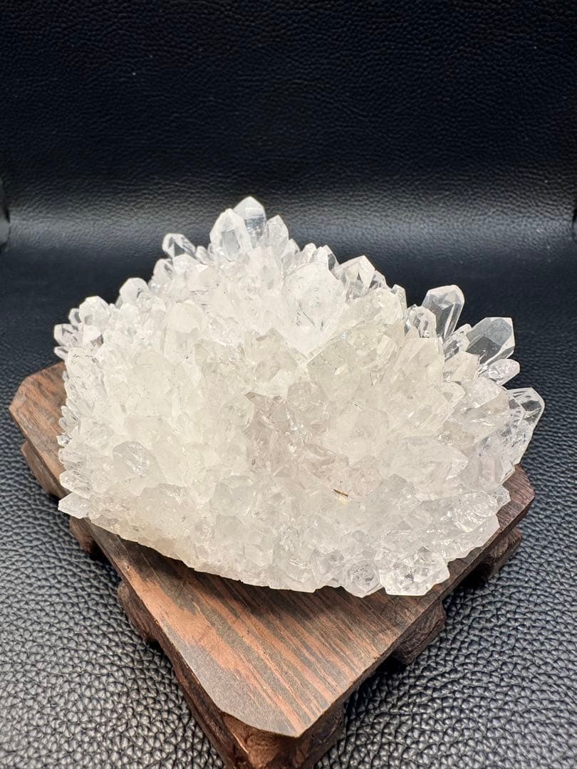 希少 四川省産 菊花水晶 クラスター 333g フラワークォーツ 水晶 629