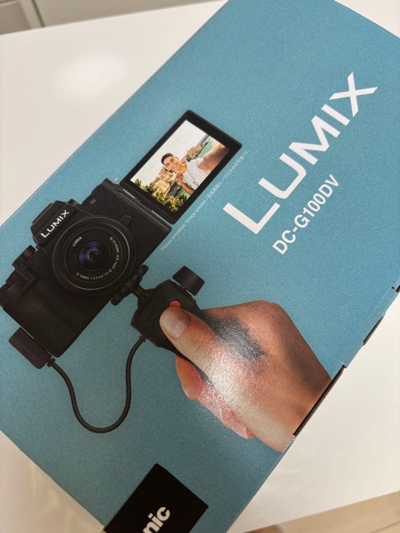 【ほぼ新品・保証有】 LUMIX ミラーレス一眼カメラ 三脚付き