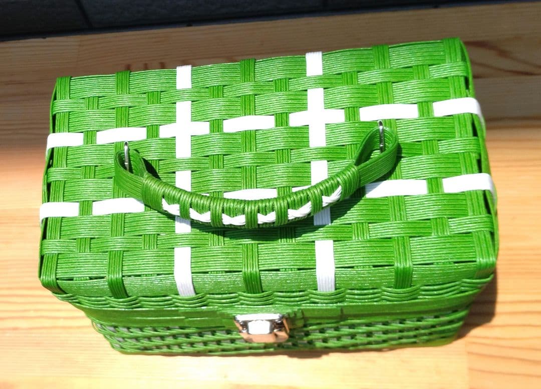 専用　透かし模様(緑色系)クロスステッチ(紫色×薄紫色)らせん模様(新緑色)