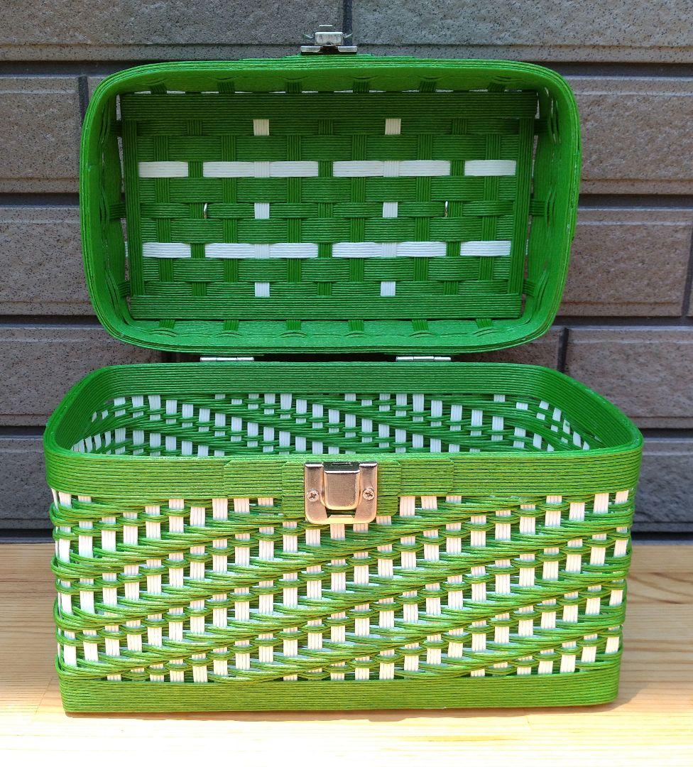 専用　透かし模様(緑色系)クロスステッチ(紫色×薄紫色)らせん模様(新緑色)